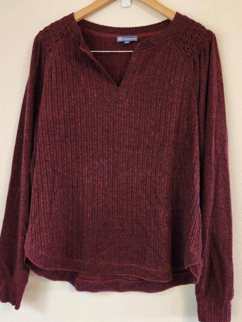 Democracy Burgundy V-neck Ribbed Sweater Textured knit Long Slv  Women XL